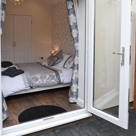 Oswald Lodge Llanon Екстериор снимка