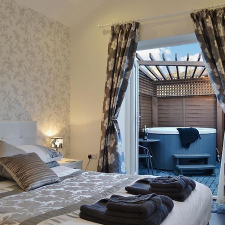 Oswald Lodge Llanon Екстериор снимка