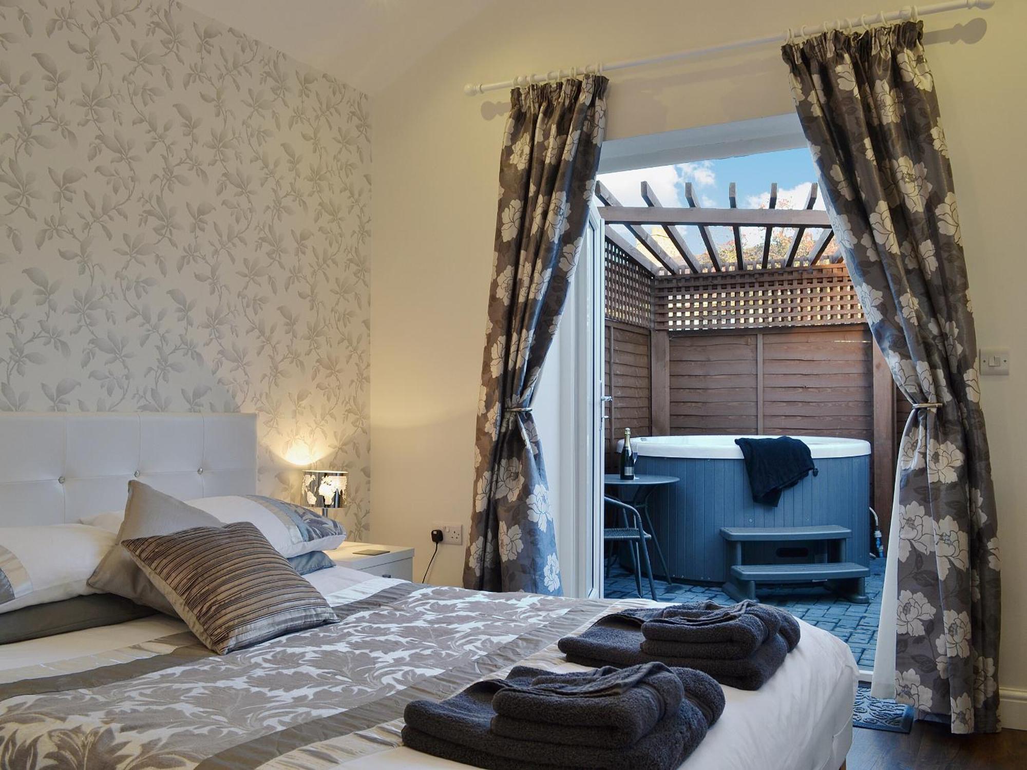 Oswald Lodge Llanon Екстериор снимка